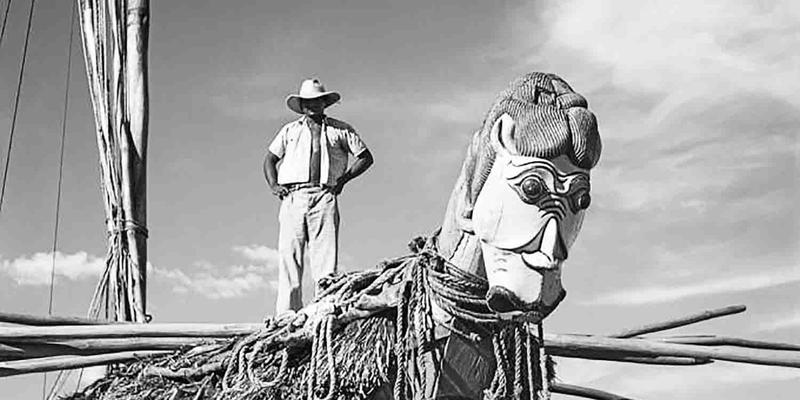 A Carranca figurehead on a boat